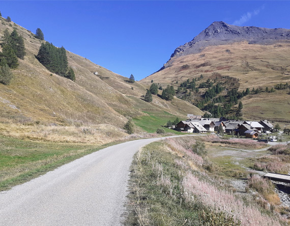 village authentique entre France et Italie